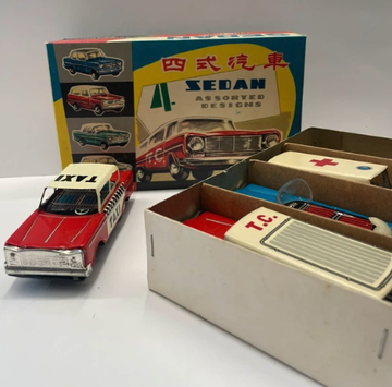 Vintage Sedan Assorted Designs – Set 4 Auto in Latta Litografata a Frizione – Made in China
